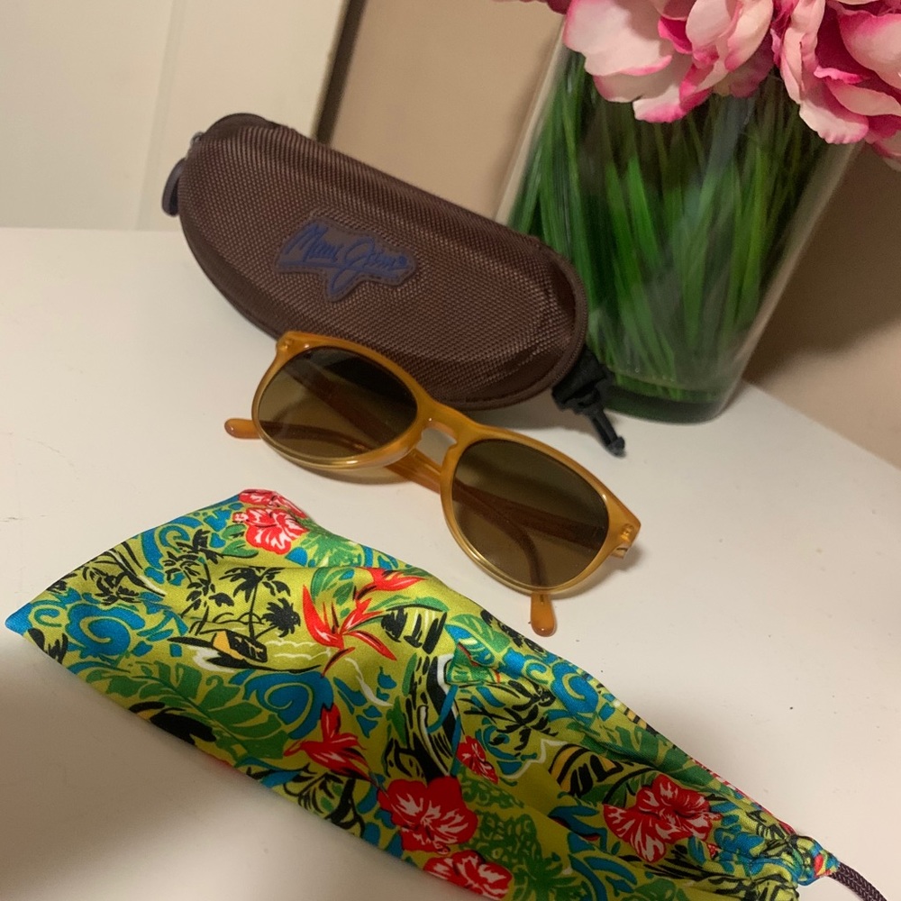 Maui Jim Sunglasses with pouch and case